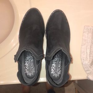 black booties